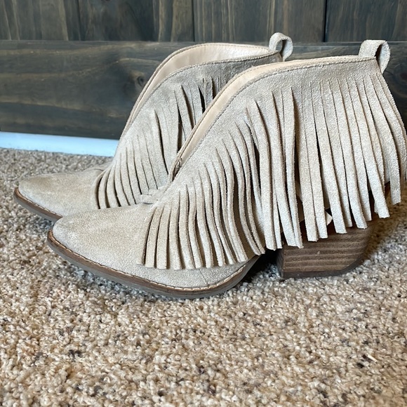 Coconuts by Matisse Tan Booties - Picture 5 of 6